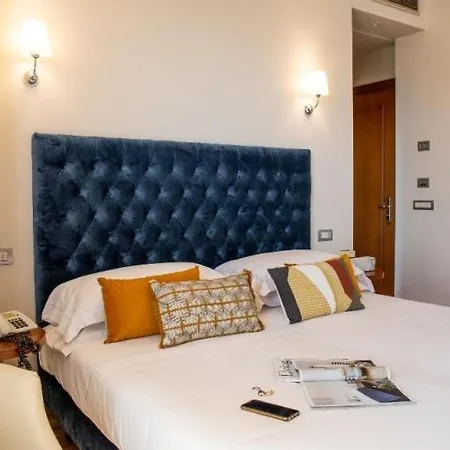 Dal Moro Gallery Hotel 4*