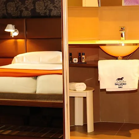 Dal Moro Gallery Hotel 4*